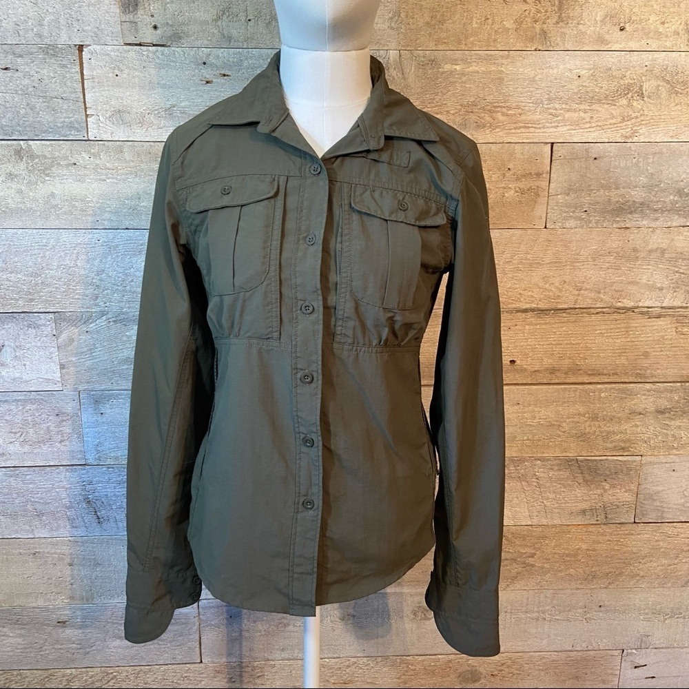 The North Face  button‎ up long sleeved top size XS